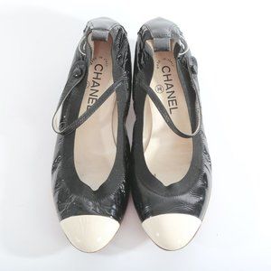 CHANEL CC Black Cap Toe Patent Leather Pumps